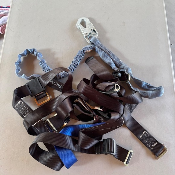 FallTech Other - FallTech Safety Harness A70078259R Full Body Fall Protection Lanyard Universal